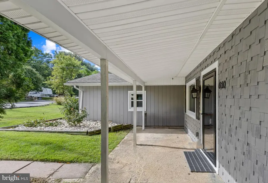 610 Laurel Dr, Pasadena, MD 21122 - #2