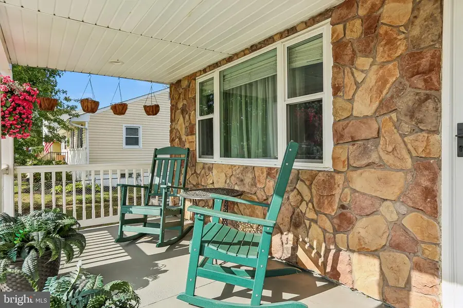 8469 Kenton Rd, Pasadena, MD 21122 - #2