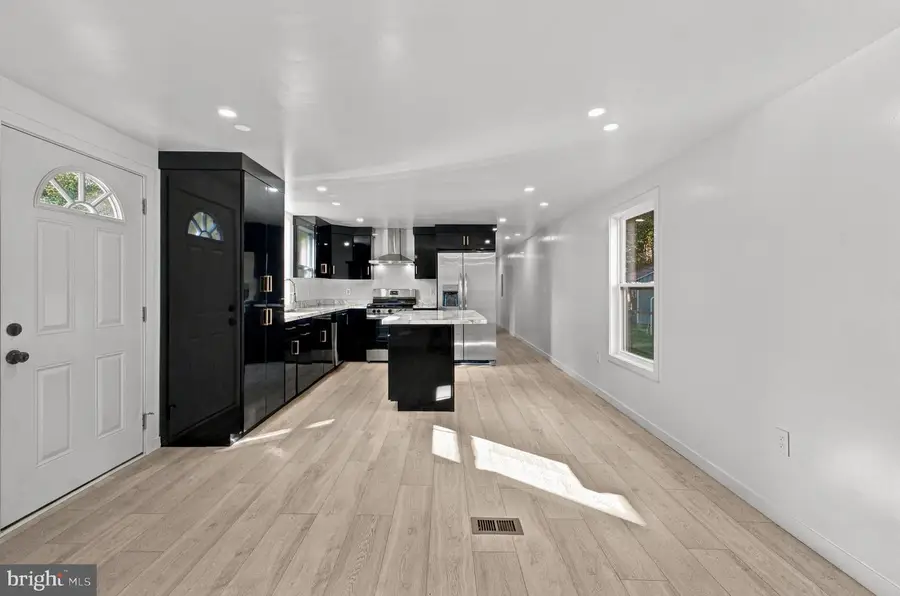 214 Jaguar Dr, Lothian, MD 20711 - #3