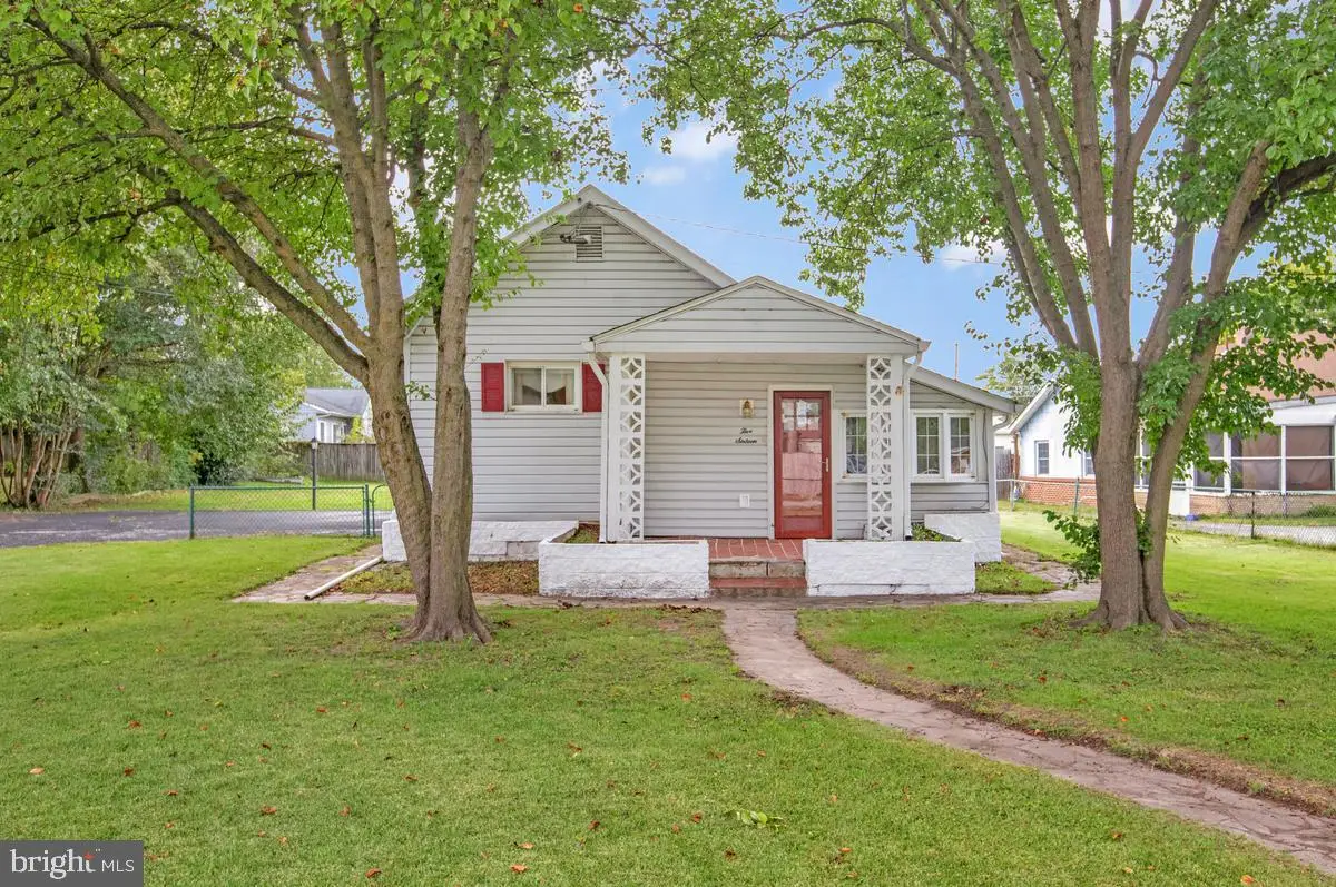 516 Oakwood Rd, Glen Burnie, MD 21061 - #1