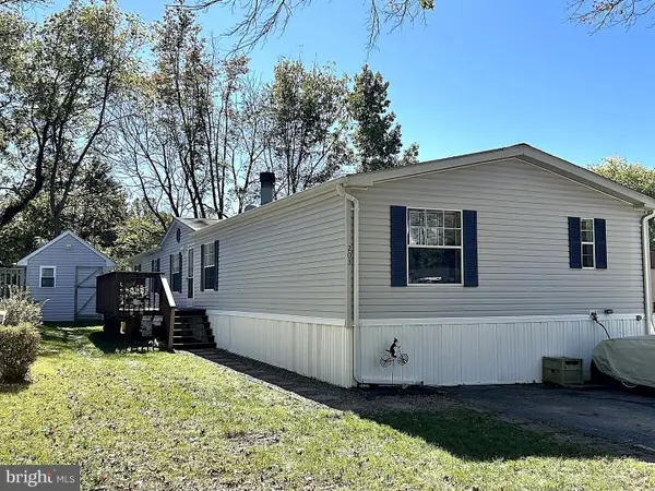 203 Boones Dr, LOTHIAN, MD 20711