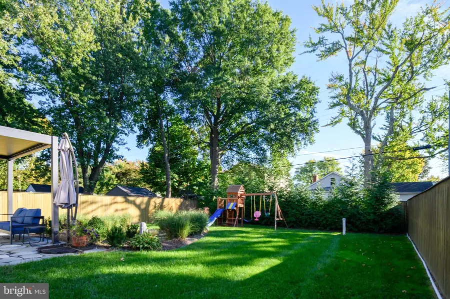 207 Linden Ave, Edgewater, MD 21037 - #2