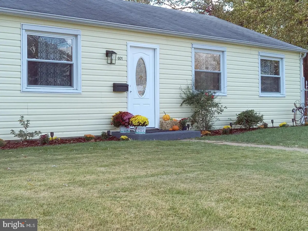 601 Ashington Rd, Glen Burnie, MD 21061 - #1