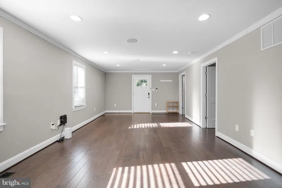 8055 Belhaven Ave, Pasadena, MD 21122 - #3