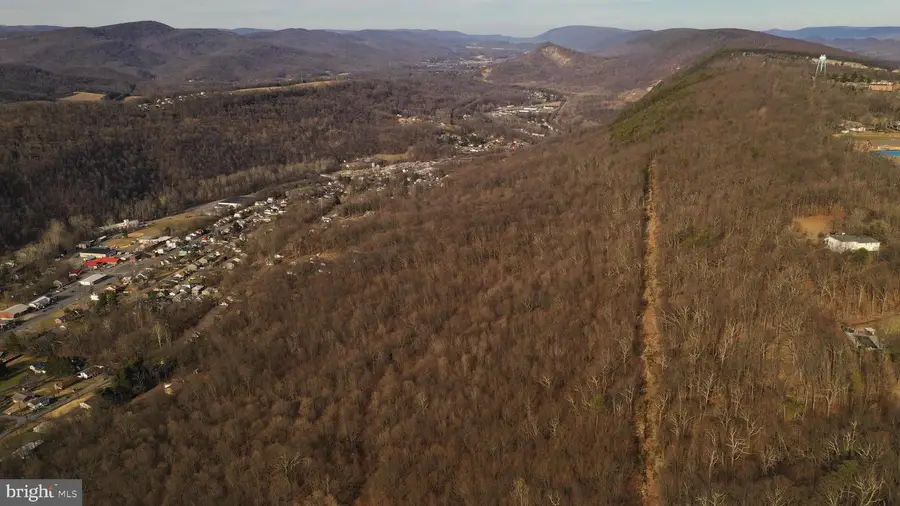 438 Carr Dr, La Vale, MD 21502 - Image #2