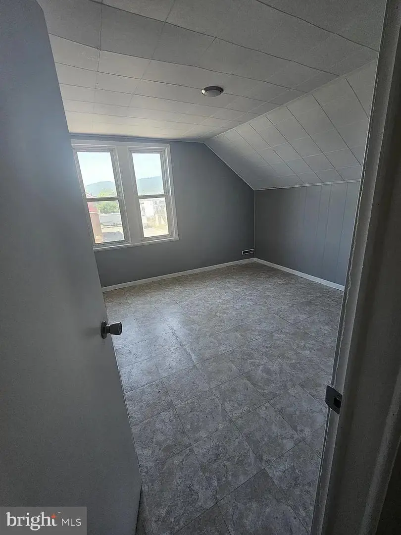 18 E Elder St, Cumberland, MD 21502 - Image #2