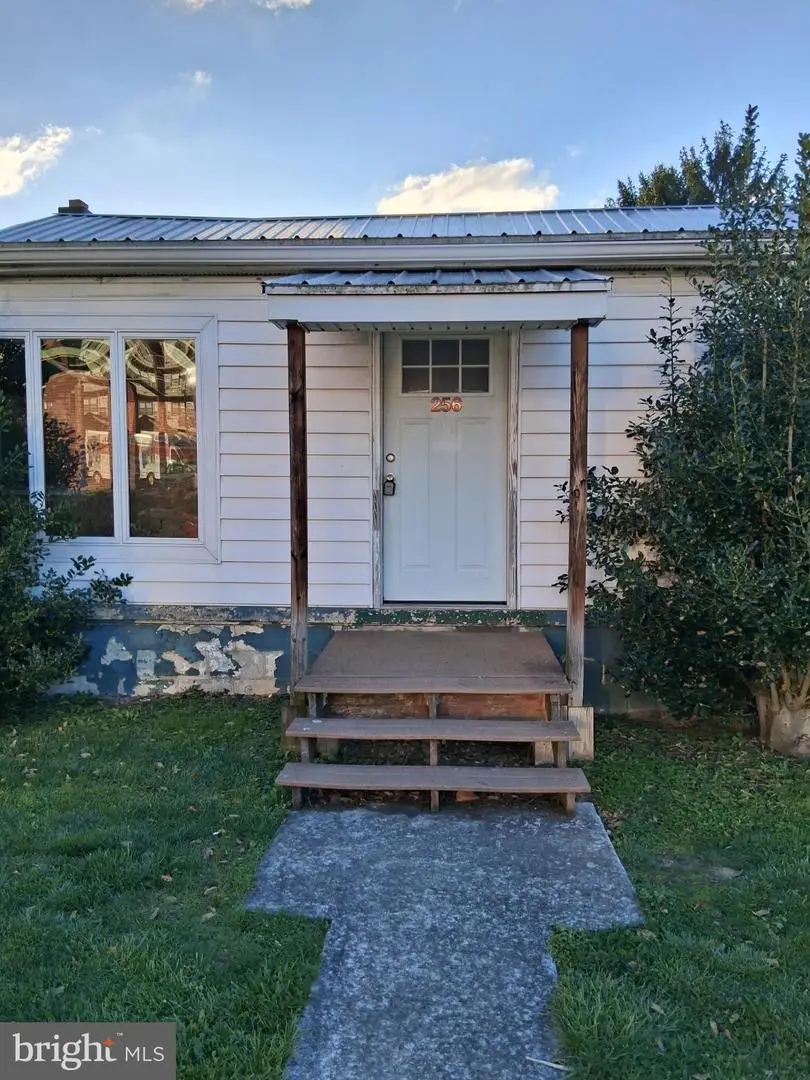 256 Blackiston Ave, Cumberland, MD 21502 - #2