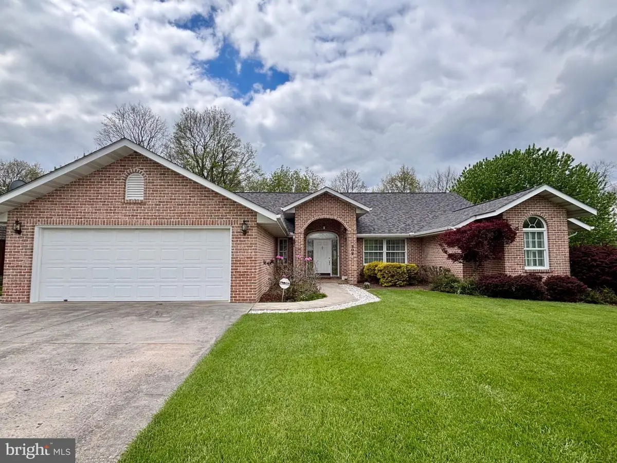 209 James Ct, Frostburg, MD 21532 - #1