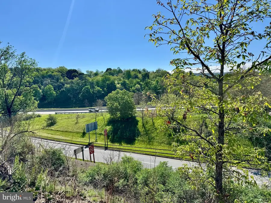 105 Welton Dr, Cumberland, MD 21502 - #2