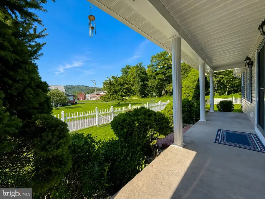 11 E Railroad St, Lonaconing, MD 21539 - #2