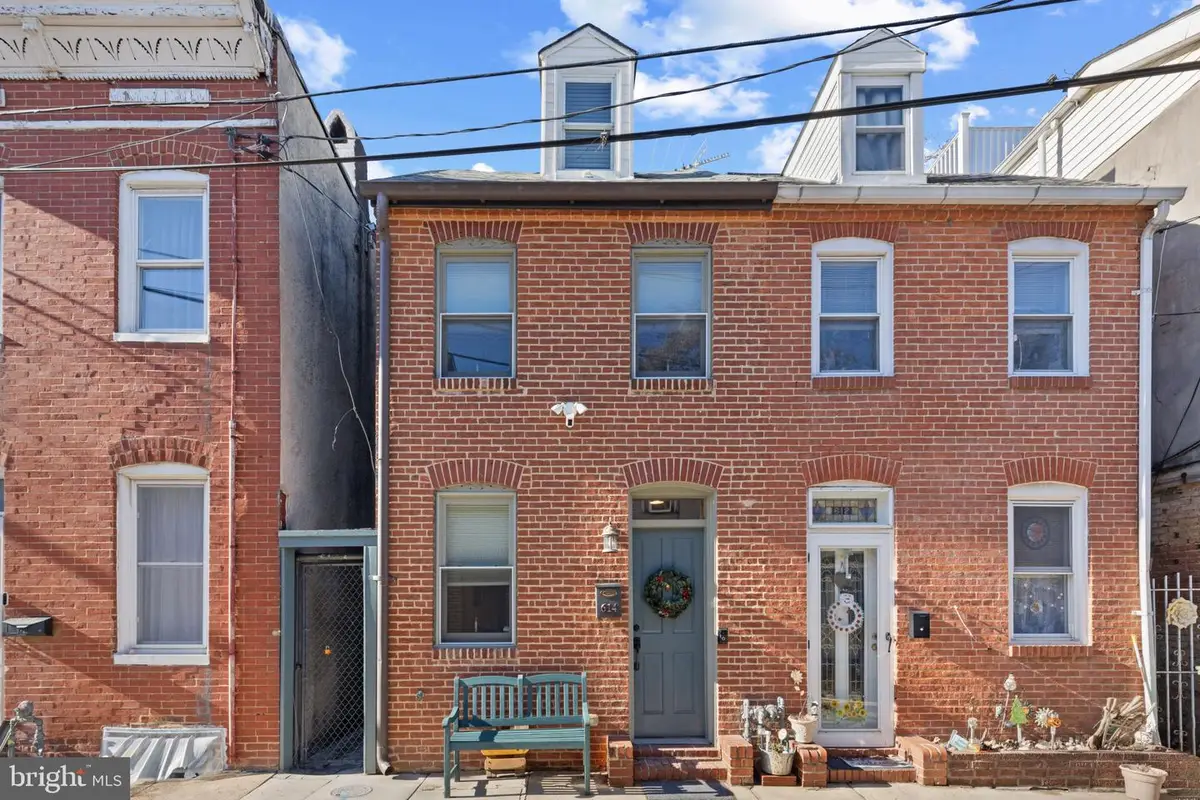614 S Chapel St, Baltimore, MD 21231 - Image #1