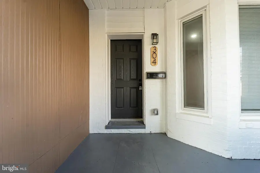 304 S Augusta Ave, Baltimore, MD 21229 - Image #2