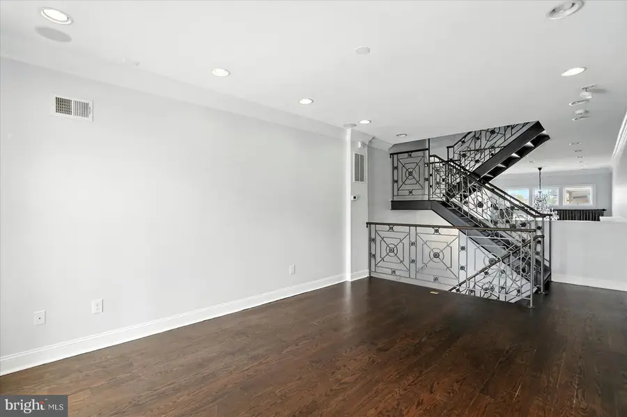 2920 E Pratt St, Baltimore, MD 21224 - Image #3