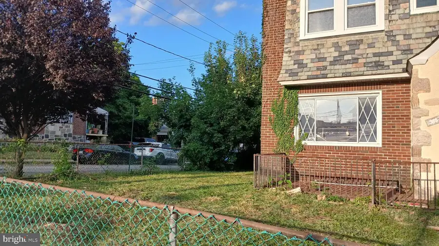 733 Lyndhurst St, Baltimore, MD 21229 - Image #2