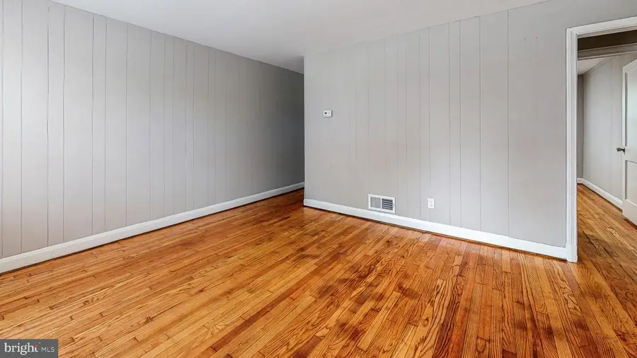 4441 Eldone Rd, Baltimore, MD 21229 - Image #2