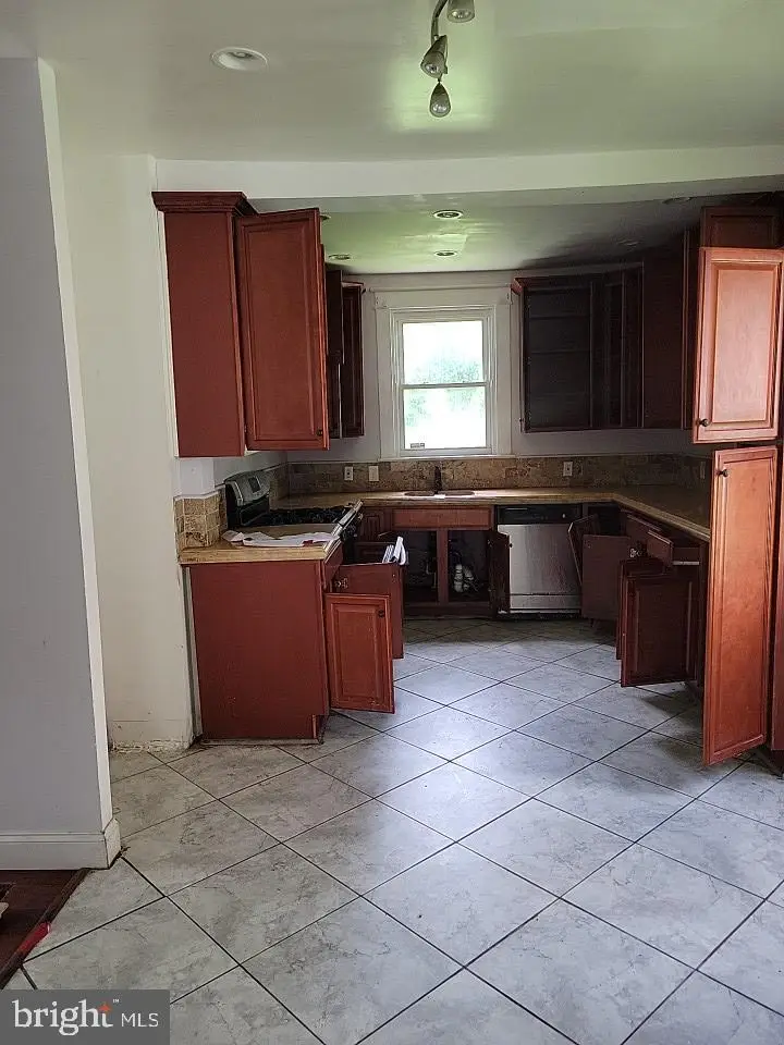 2300 Monticello Rd, Baltimore, MD 21216 - Image #3