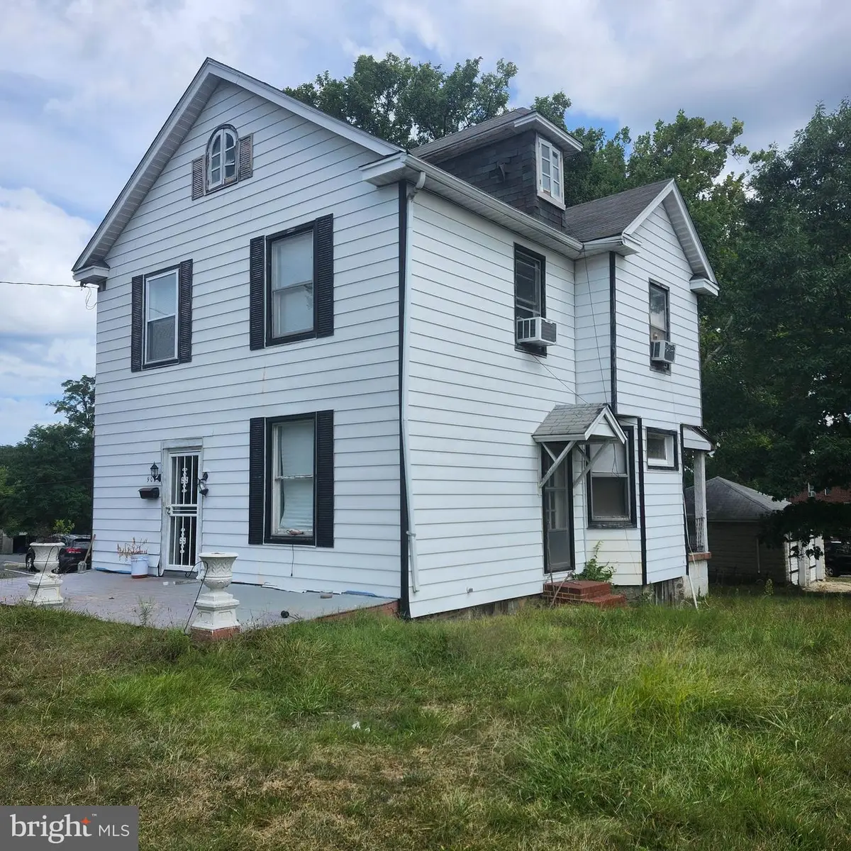 905 Cooks Ln, Baltimore, MD 21229 - Image #1