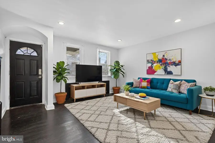 330 Martingale Ave, Baltimore, MD 21229 - Image #2