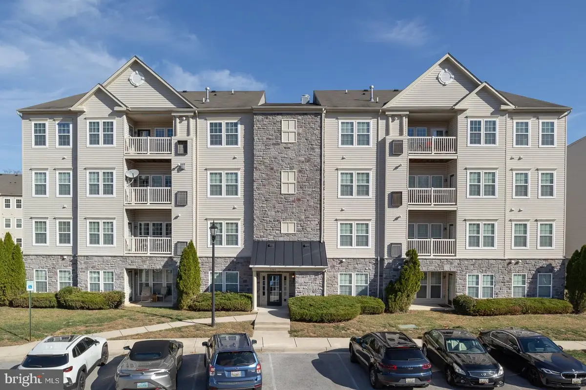 5303 Wyndholme Cir #401, Baltimore, MD 21229 - Image #1