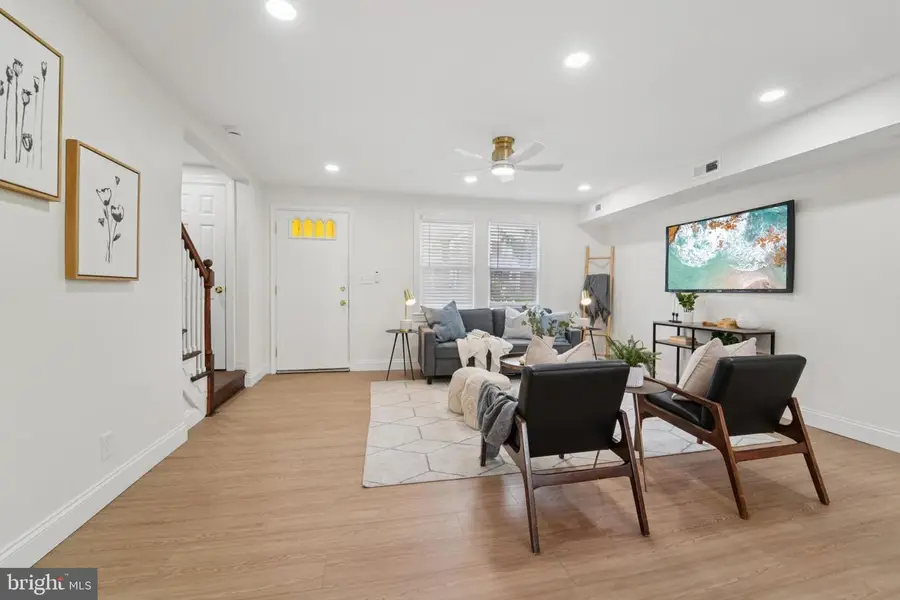 827 N Augusta Ave, Baltimore, MD 21229 - Image #3