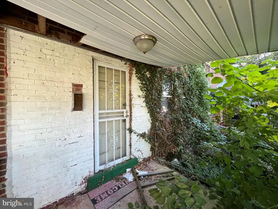 2727 Ellicott Dr, Baltimore, MD 21216 - Image #3