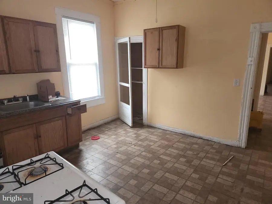 1701 Appleton St, Baltimore, MD 21217 - Image #2