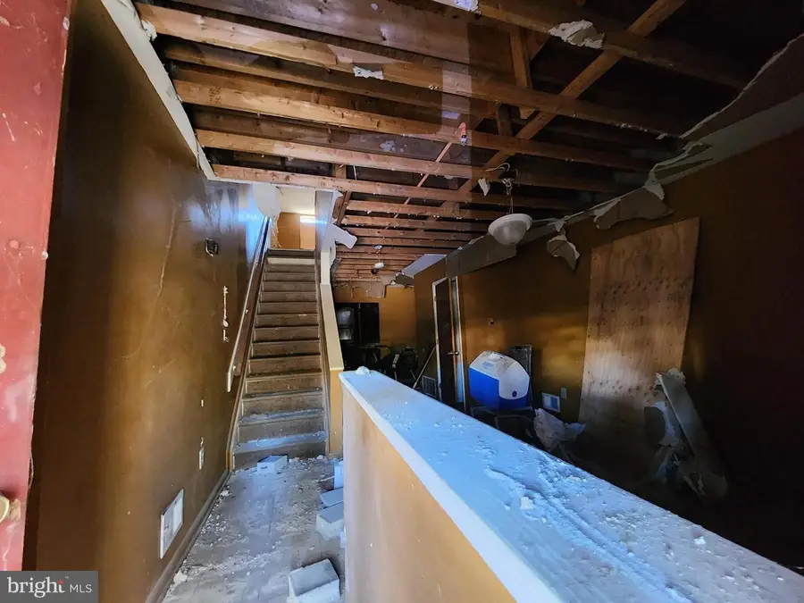 933 N Mount St, Baltimore, MD 21217 - Image #3