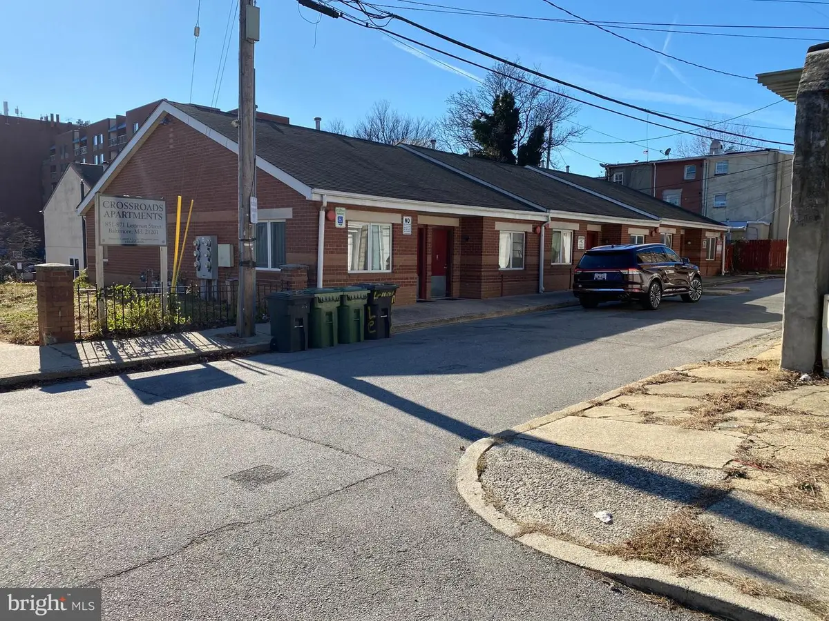 851 Lemmon St, Baltimore, MD 21201 - Image #1