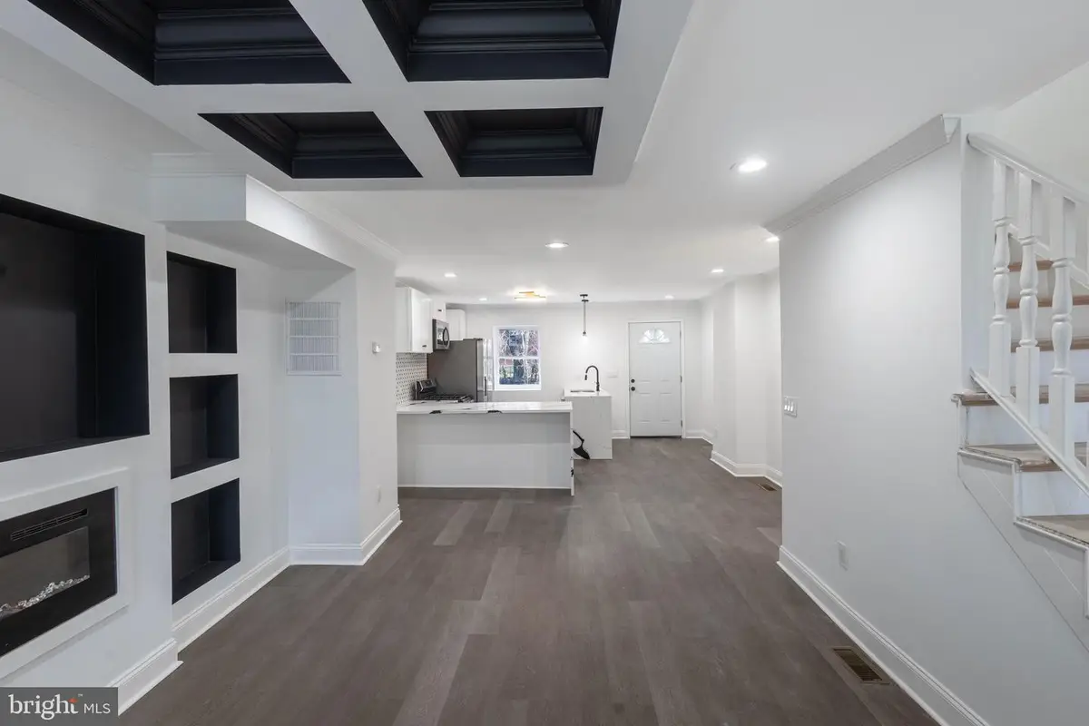 3905 8th St, Baltimore, MD 21225 - Image #1