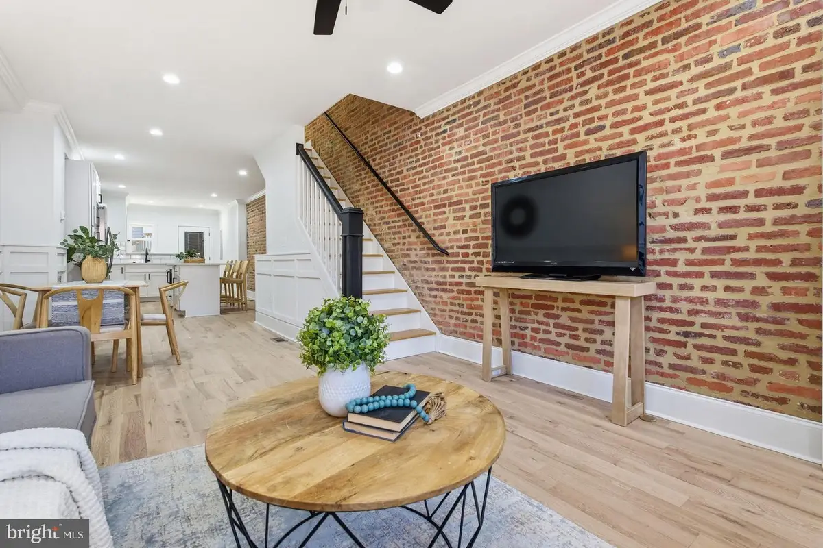 808 S Highland Ave, Baltimore, MD 21224 - Image #1