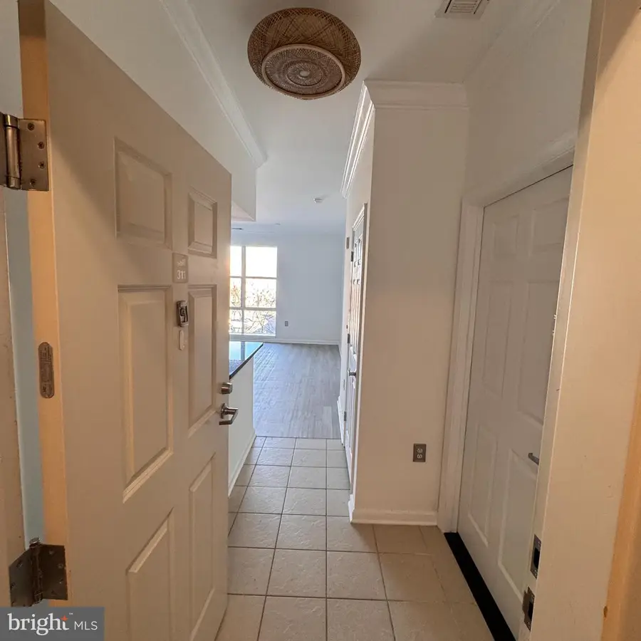 23 Pierside Dr #311, Baltimore, MD 21230 - Image #3