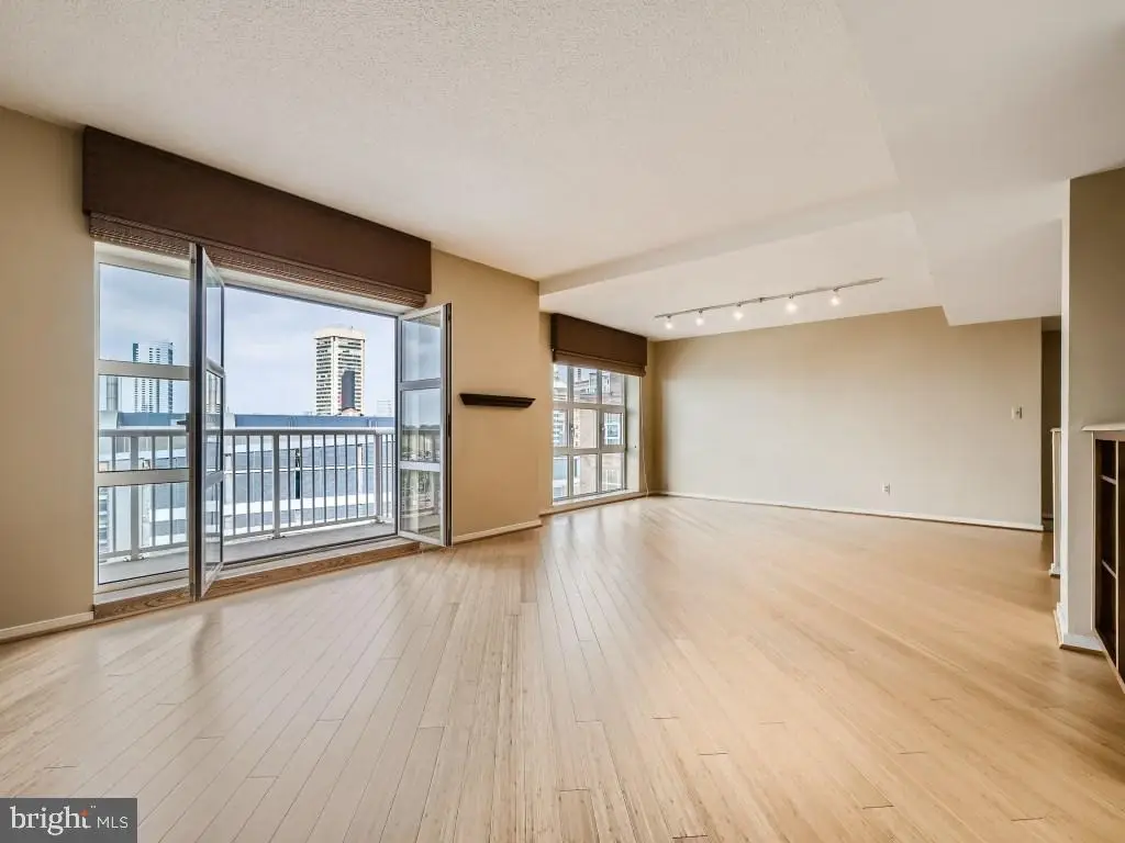 250 President St #806, Baltimore, MD 21202 - Image #1