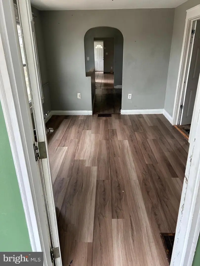 1137 Monroe Cir, Baltimore, MD 21225 - Image #2