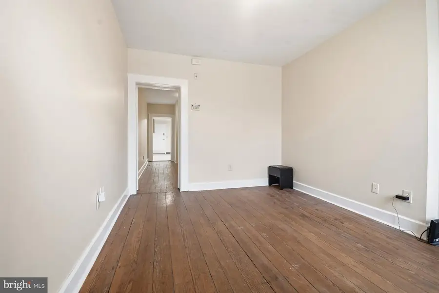 229 S Fremont Ave, Baltimore, MD 21230 - Image #3