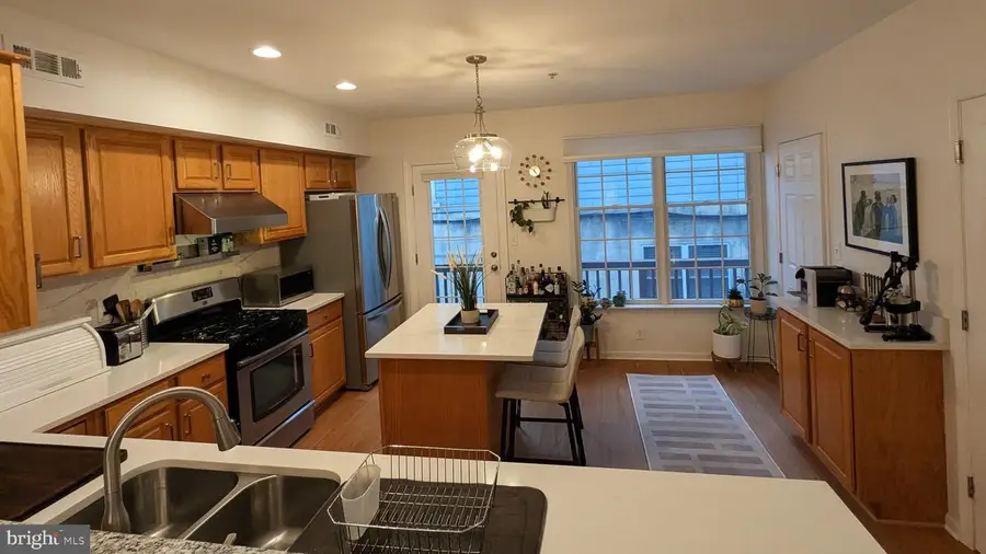 2113 Essex St, Baltimore, MD 21231 - #3