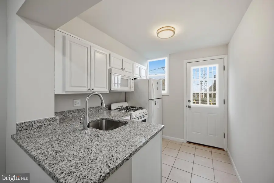 605 Lyndhurst St, Baltimore, MD 21229 - #2