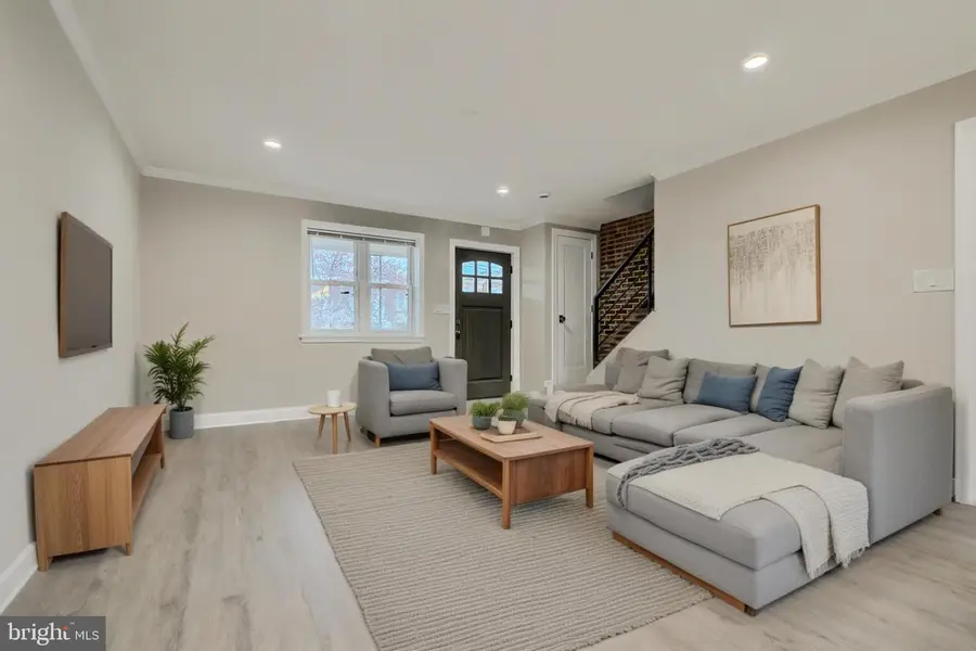 621 Ponca St, Baltimore, MD 21224 - #2