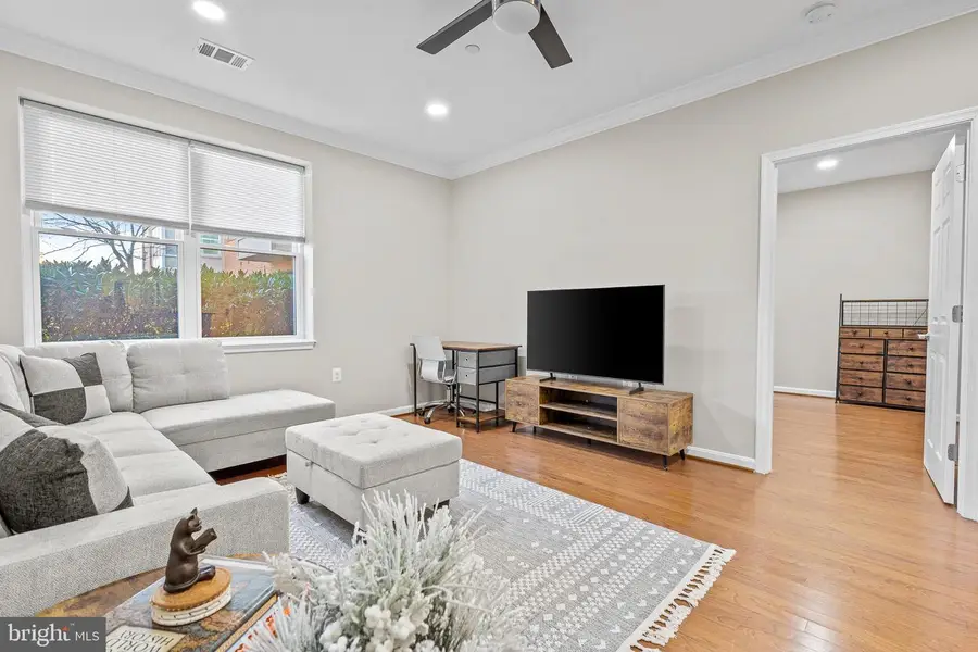 23 Pierside Dr #111, Baltimore, MD 21230 - #3