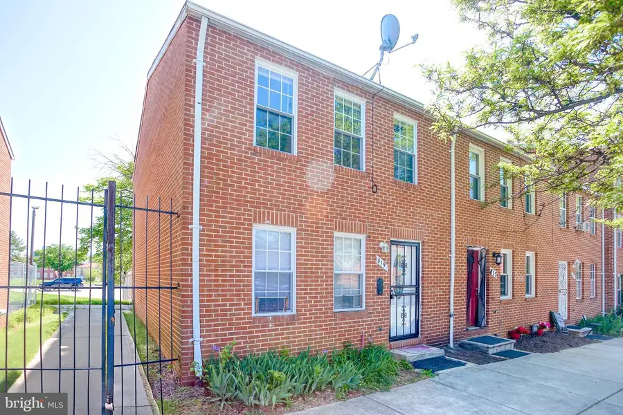 819 Aisquith St, Baltimore, MD 21202 - #3