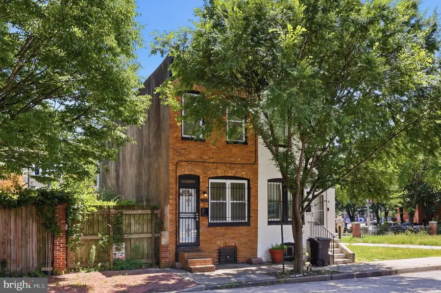 591 Orchard St, Baltimore, MD 21201 - #2