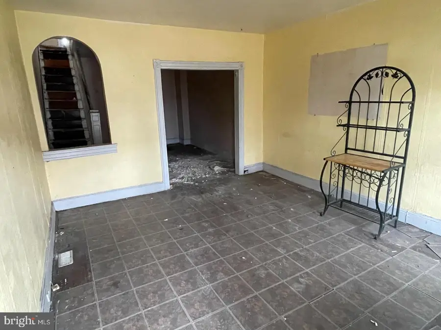 2033 Robb St, Baltimore, MD 21218 - #2