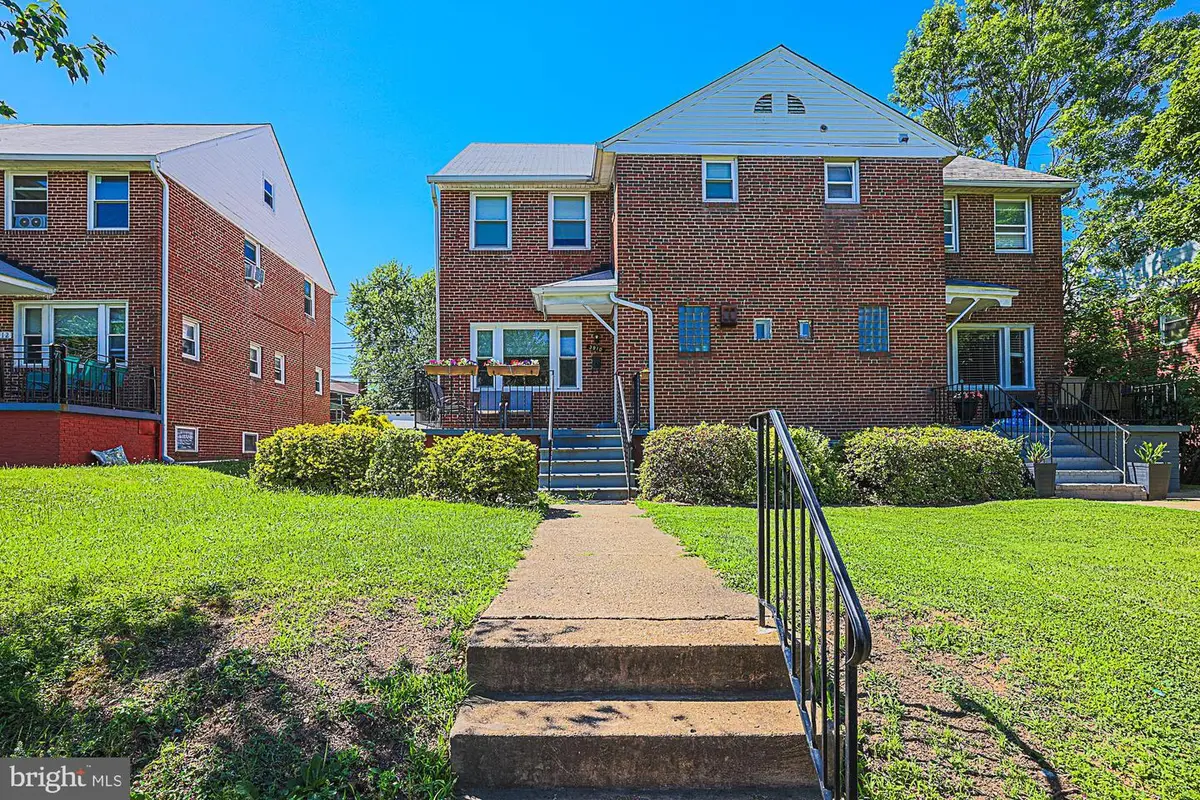 3910 Labyrinth Rd, Baltimore, MD 21215 - #1
