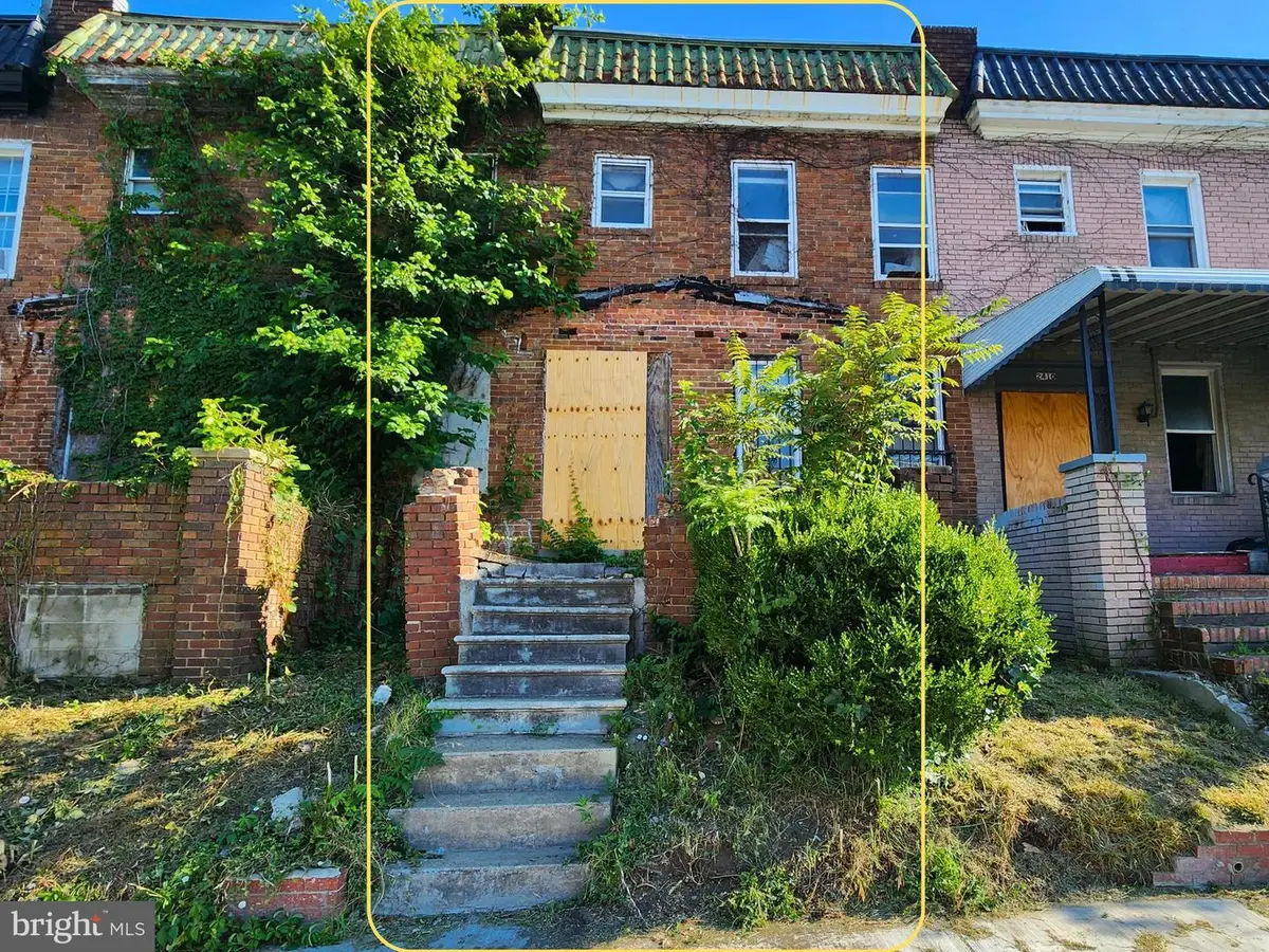 2412 W Franklin St, Baltimore, MD 21223 - #1