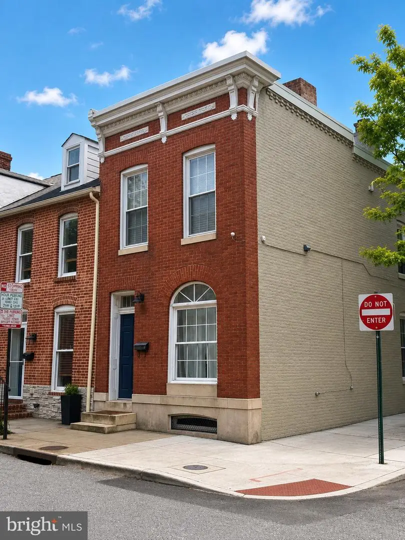 21 E West St E, Baltimore, MD 21230 - #1