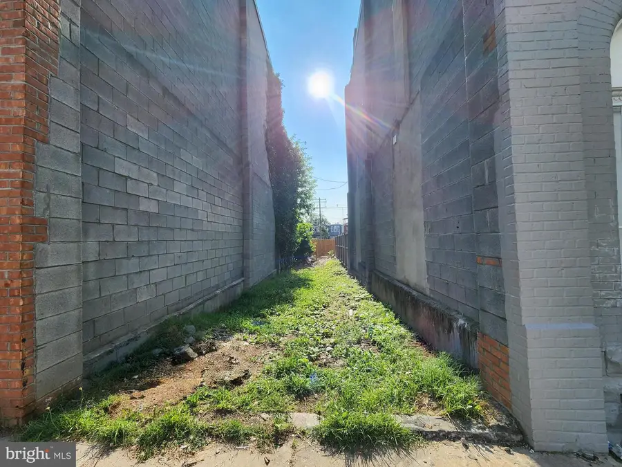 1709 N Caroline St, Baltimore, MD 21213 - #2