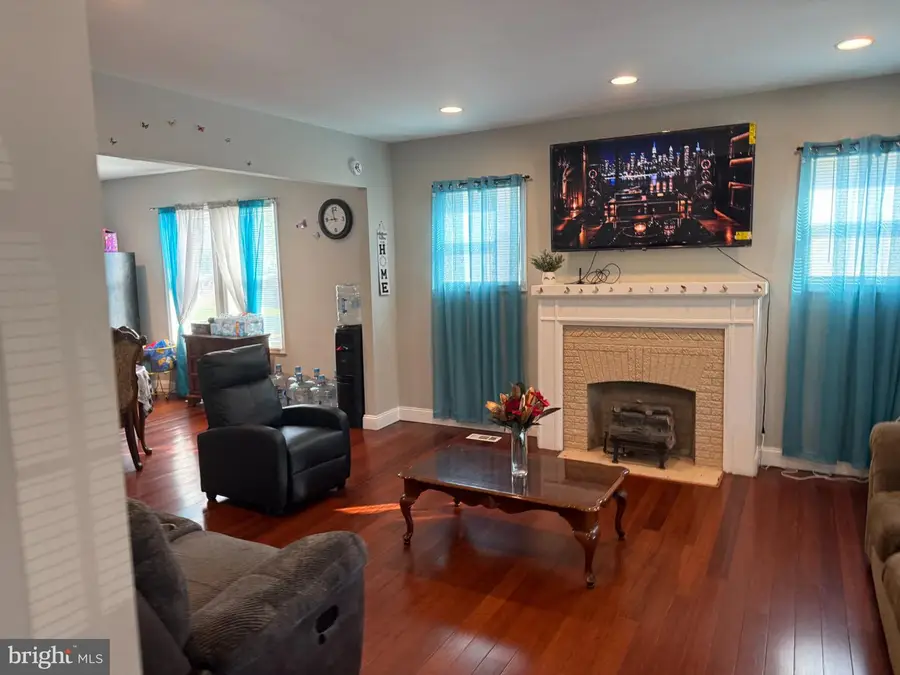 3916 Pinkney Rd, Baltimore, MD 21215 - #2