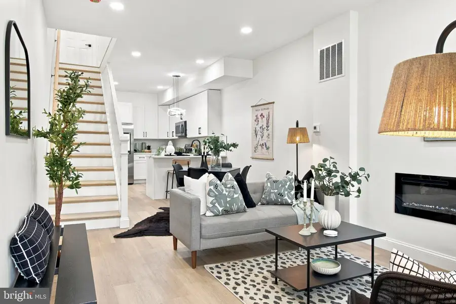 637 N Robinson St, Baltimore, MD 21205 - #3