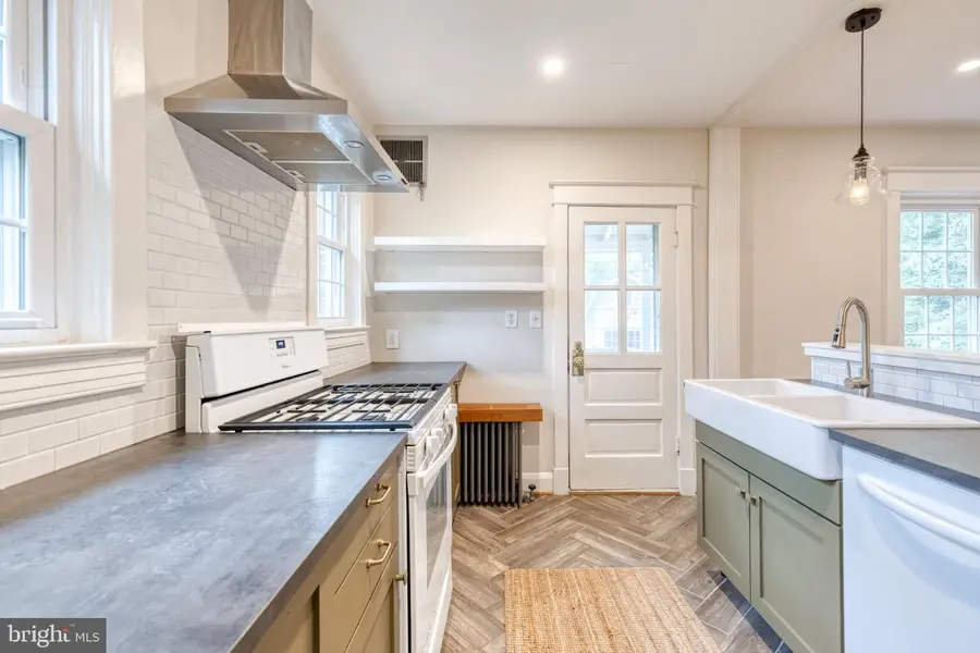 3210 Juneau Pl, Baltimore, MD 21214 - #3