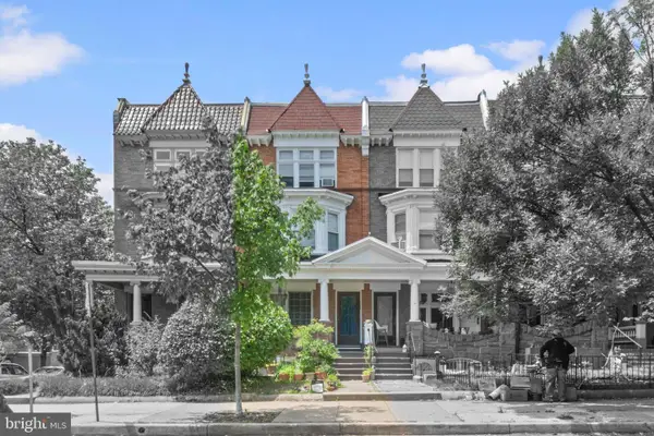 2702 N Calvert St, BALTIMORE, MD 21218