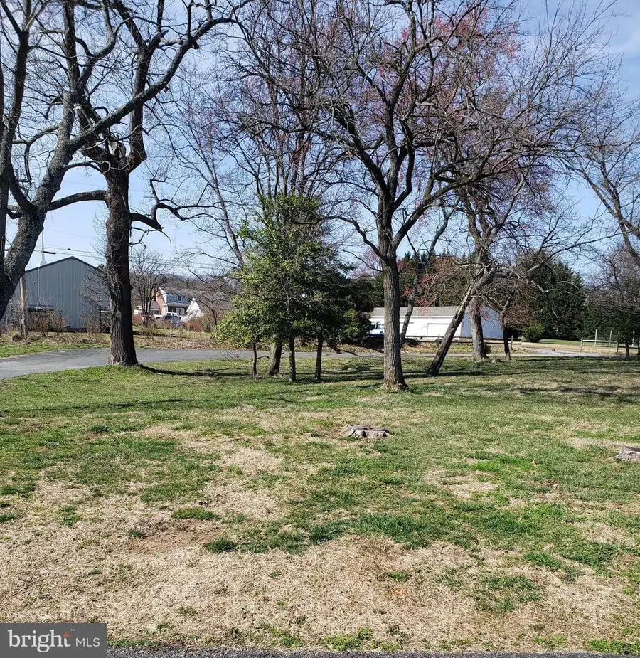 10001 Perine Ln, Parkville, MD 21234 - Image #2